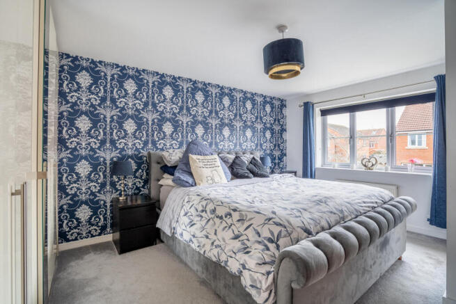 5 bed Detached for sale Image 10