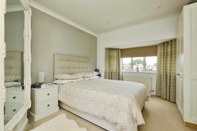 3 bed Semi-Detached for sale Image 10