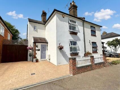 New Road, Shenley, WD7