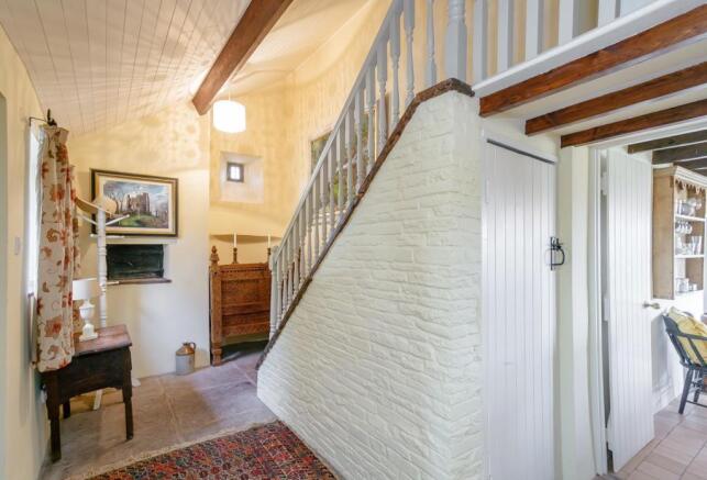 8366278-interior12.jpg