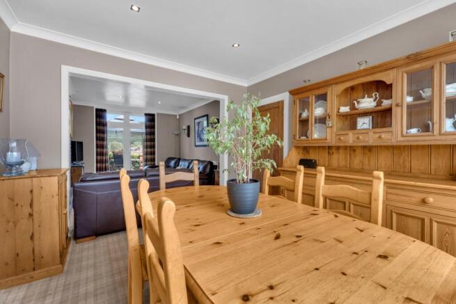4 bed Semi-Detached for sale Image 8