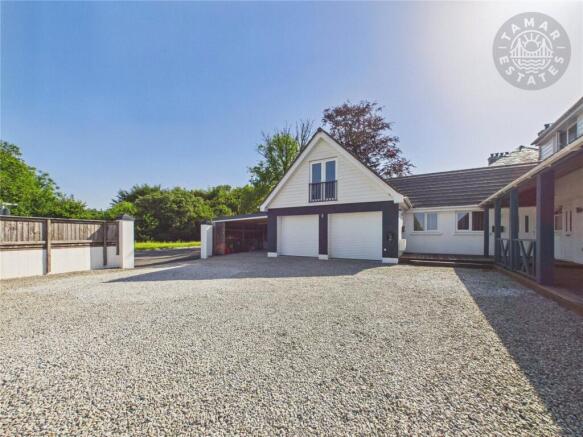 Garage/Driveway