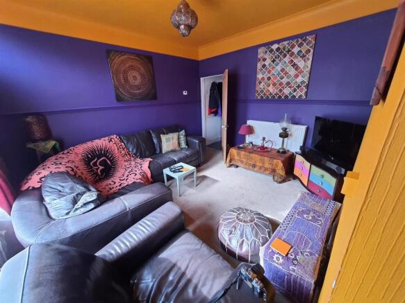 Living Room 1.jpg