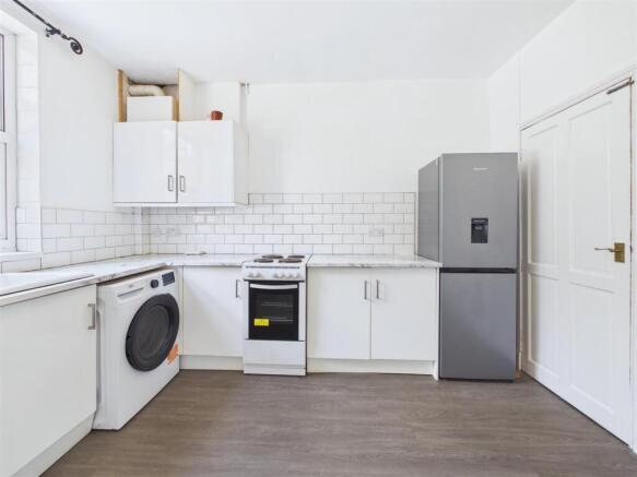 3 bed Terraced to rent Image 7