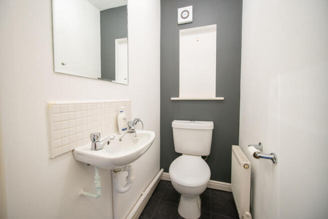 2 bed Semi-Detached to rent Image 6
