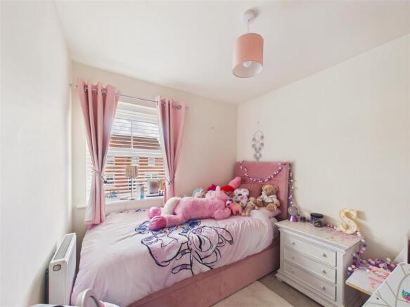 3 bed Semi-Detached for sale Image 8