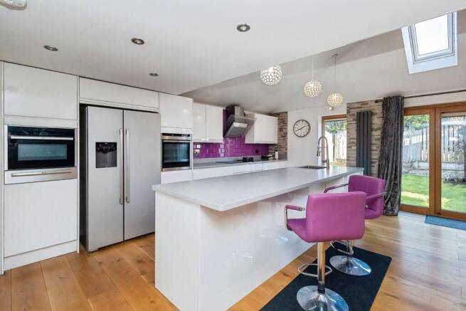 4 bed Detached for sale Image 5
