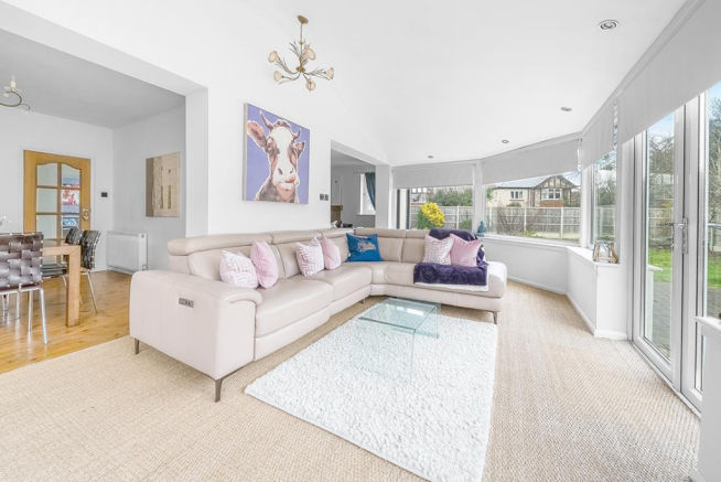 4 bed House for sale Image 9