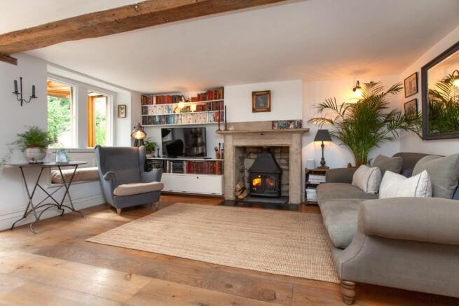 Sitting/dining room
