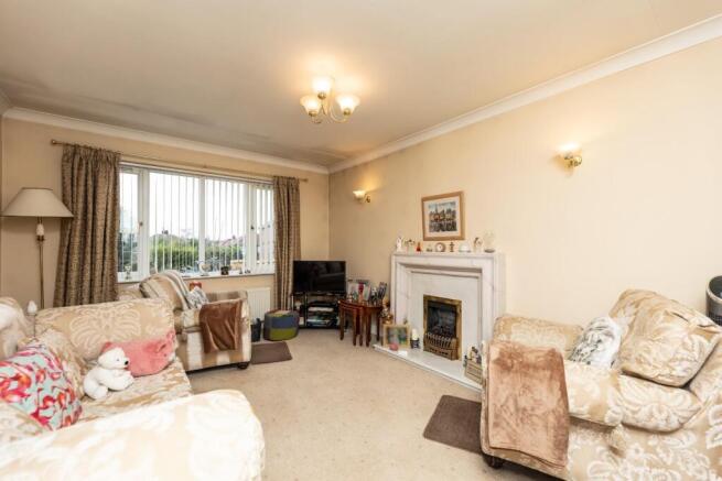 2 bed House for sale Image 3