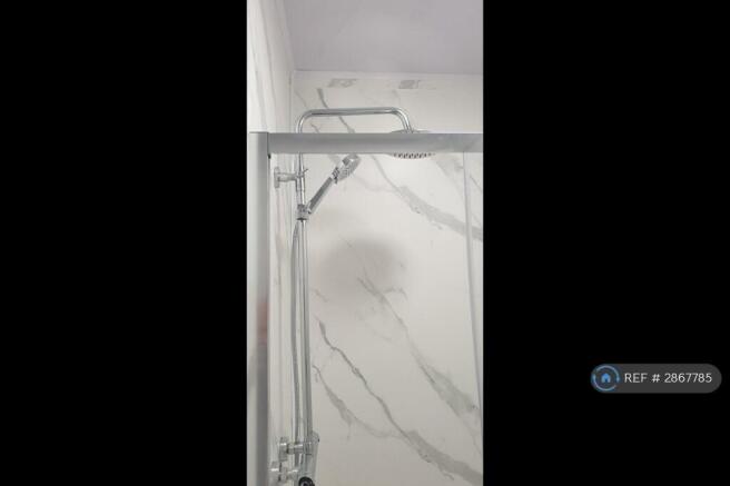 Showerhead Ensuite