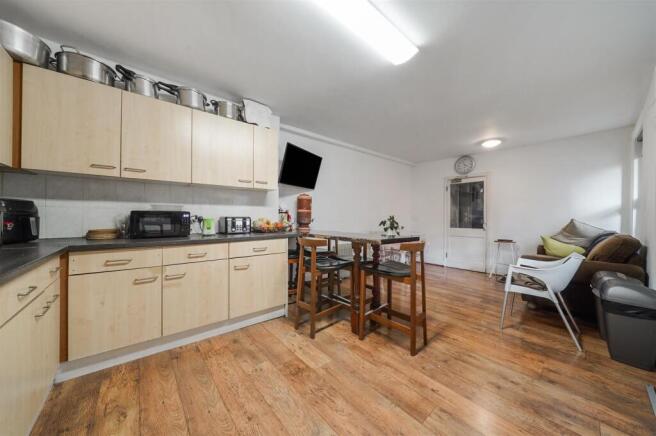 Lounge/kitchen