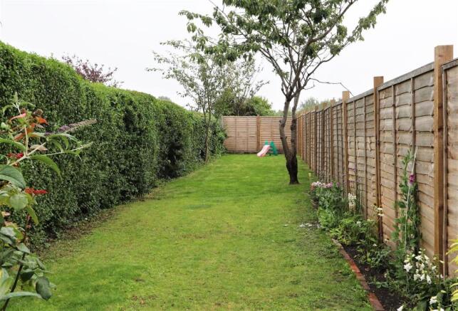 LANDSCAPED REAR GARDEN