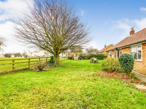 CAM00472P1-PR0179-STILL07.JPG