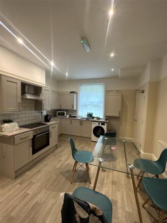 1 bed Terraced to rent Image 7