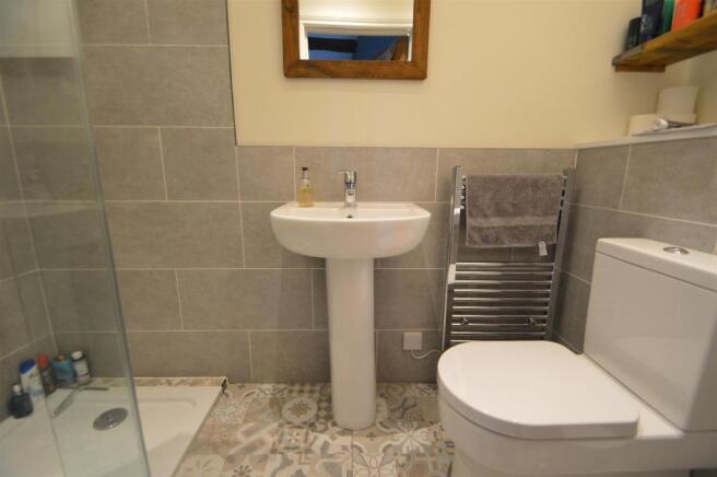 bathroom 4.JPG