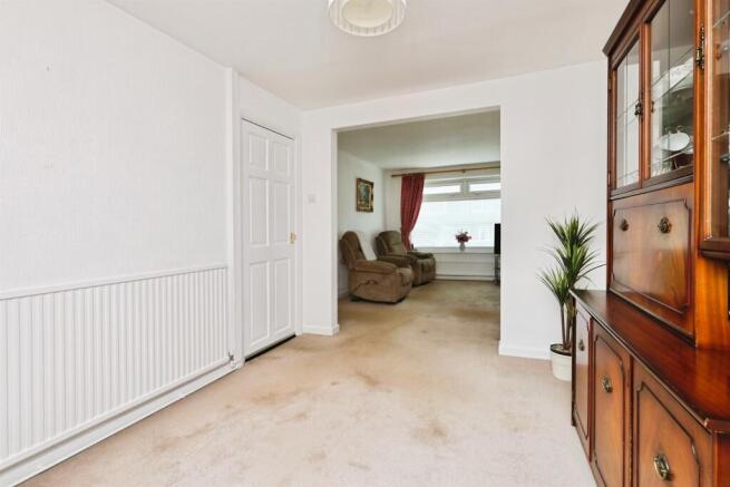 3 bed Semi-Detached for sale Image 5