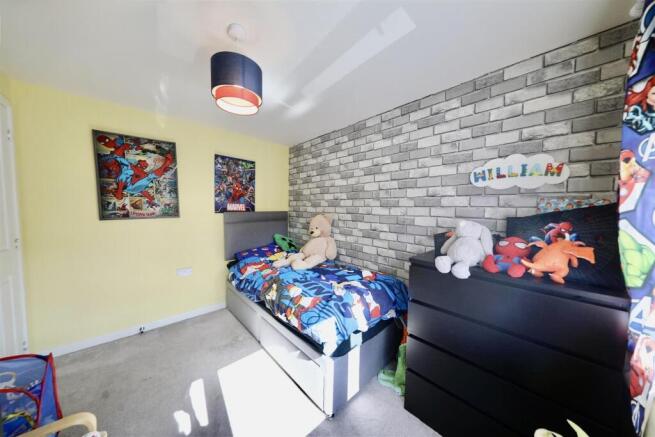 3 bed Semi-Detached for sale Image 12