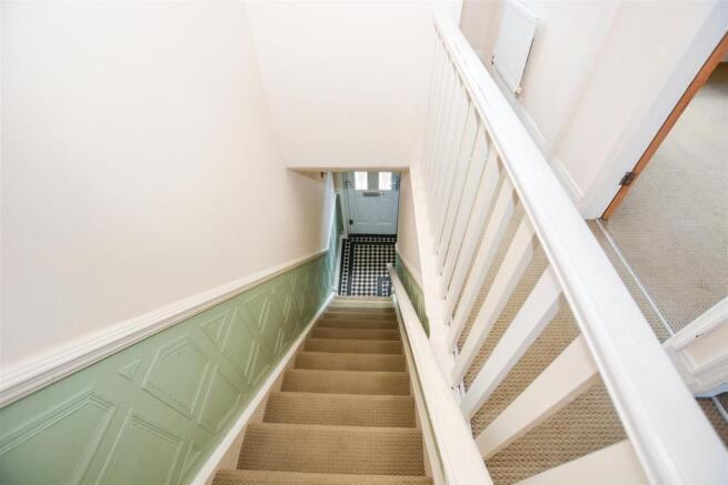 FIRST FLOOR LANDING
