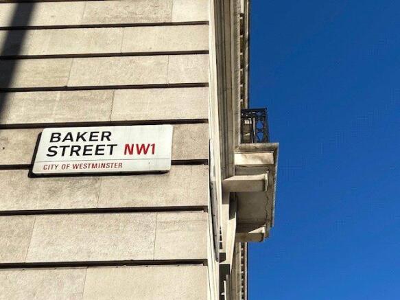 Baker St Sign