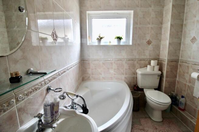 Family Bathroom 