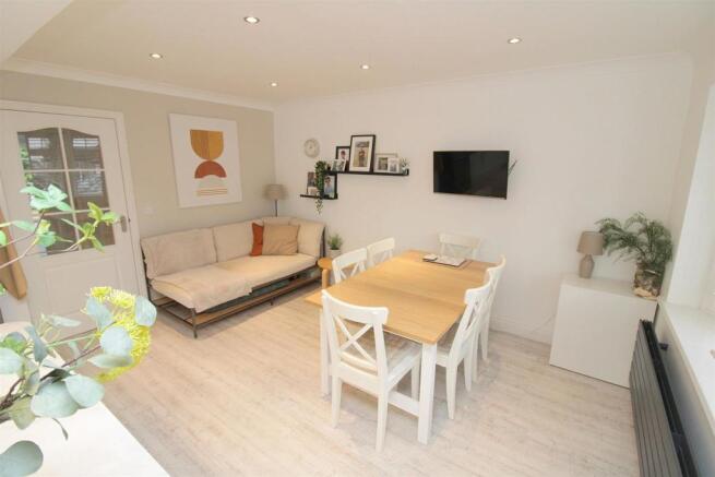 Dining Area.JPG