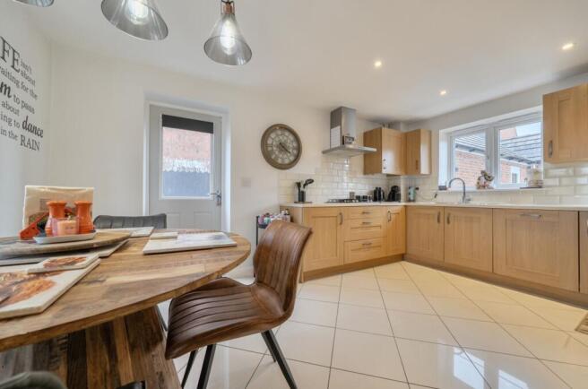 Kitchen / Dining Room
