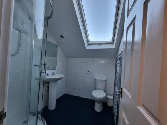 6 bed Terraced to rent Image 9