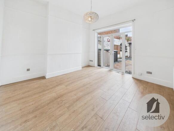 3 bed Terraced for sale Image 5