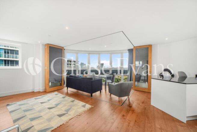 Gateway Tower, Weste