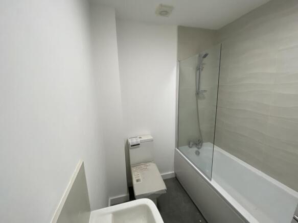 2 bed Semi-Detached to rent Image 7