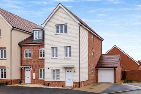 Forest Road, Woodley, Reading, Berkshire, RG5
