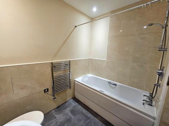 1 bed Apartment to rent Image 5