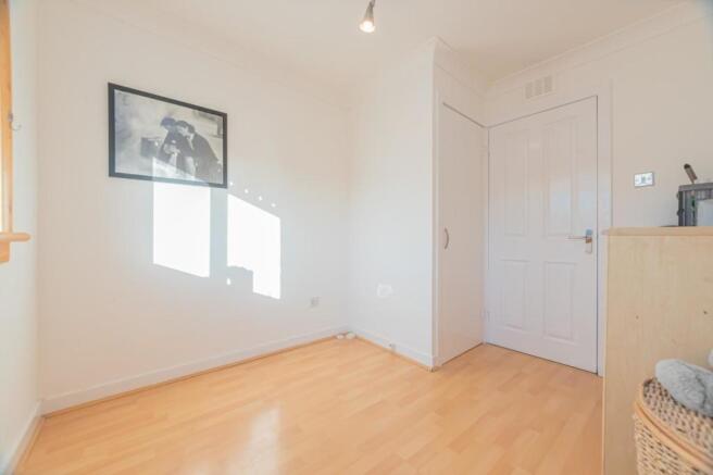 19. Bedroom 3 (2).jpg