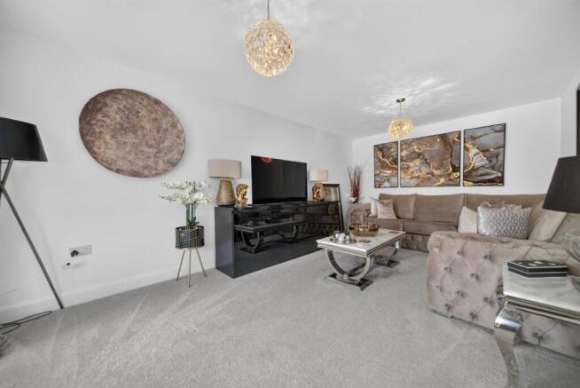 4 bed Detached for sale Image 5