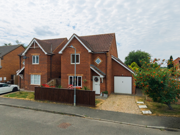 EweMove Spalding - Sorrel Drive - Garage