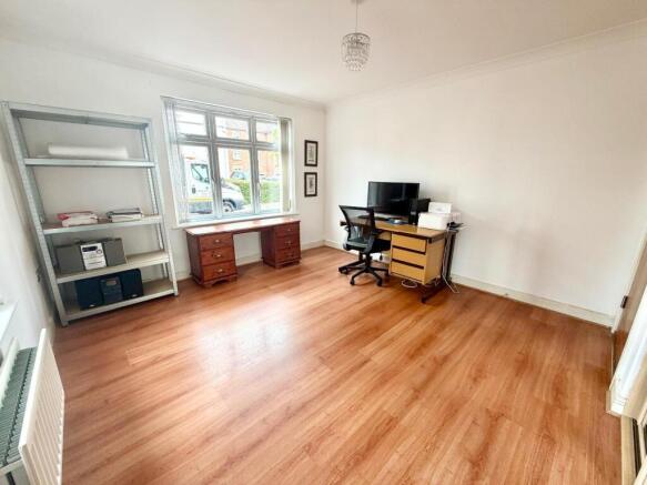 2 bed Apartment for sale Image 9