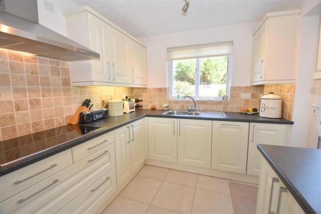 kitchen2.JPG