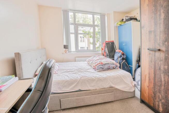 2 bed Flat for sale Image 8