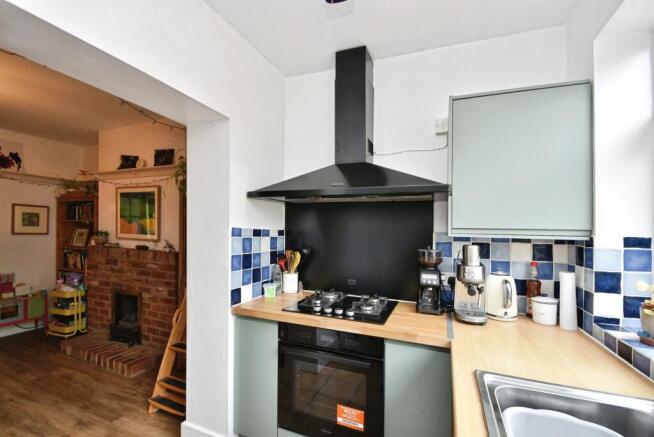 3 bed Semi-Detached for sale Image 6