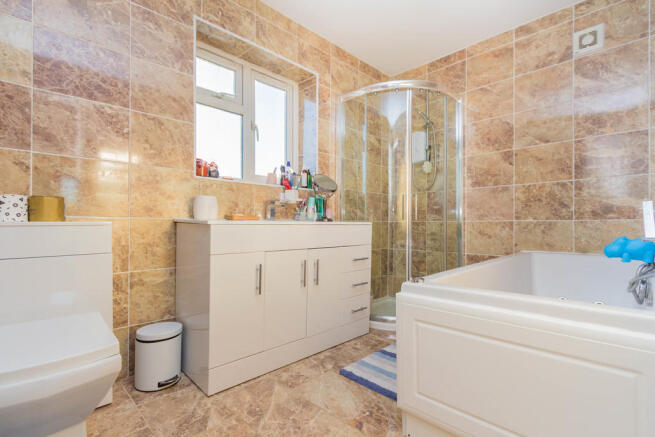 En Suite Bathroom
