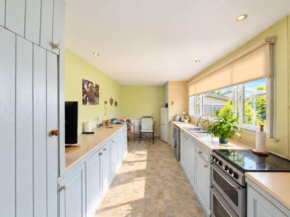 Elder Lane, Burntwood, WS7 9BT photo 5