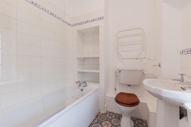 Bathroom.jpg