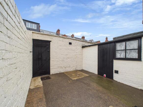 CAM01832G0-PR0276-STILL003.jpg