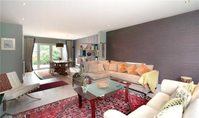 Nettlebed: Lounge