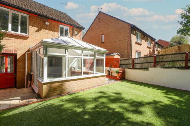 4 bed Semi-Detached for sale Image 10