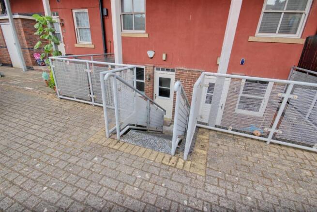 2 bed Apartment for sale Image 8