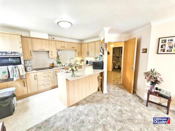 2 bed Apartment for sale Image 5