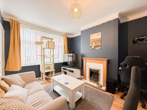Caryl Grove, Liverpool, L8 photo 4