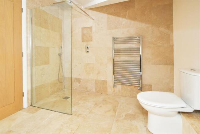 Master En-Suite